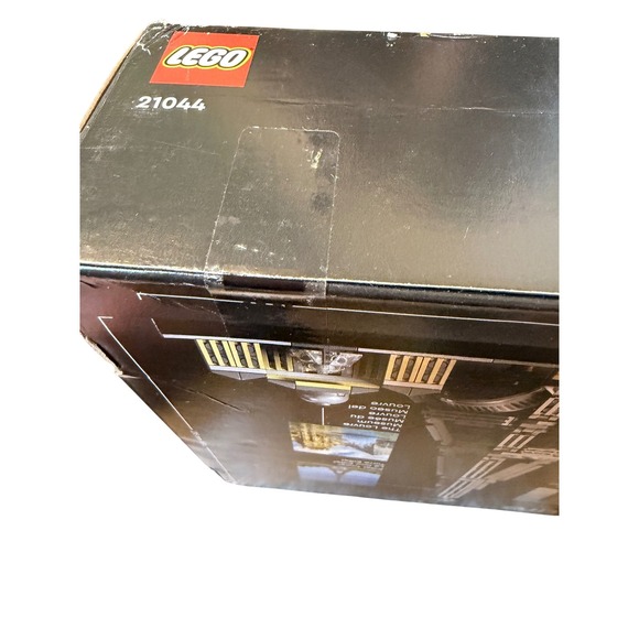 LEGO Architecture Skylines Paris Louvre Museum Eiffel Tower 21044 Building Kit - Picture 5 of 13